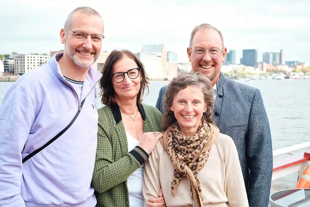 Ausklang der Hamburger Hospiz- und Palliativwoche 2025 mit Poetry Slam, Hafenimpressionen und guten Gesprächen Samstag, 11. Oktober 2025 | MS Commodore